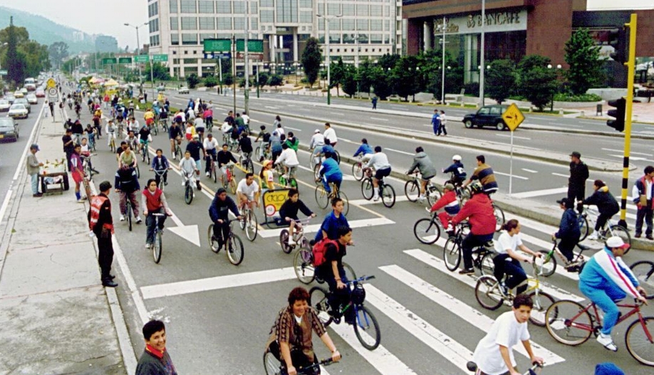 Ciclovías, или как велосипеды получили воскресный приоритет